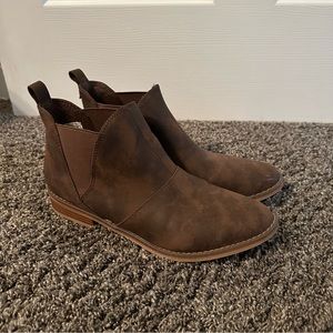 Women’s brown booties